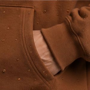 Sweat à capuche personnalisé marron surdimensionné en polaire pour homme, avec logo en strass et cristaux, design de luxe, pull épais, streetwear, sweat à capuche personnalisé - Product Image 4