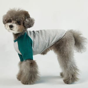 Ropa de moda para mascotas al por mayor: Camisetas para perros, ropa colorida para cachorros, chalecos suaves para cachorros. Proveedor mayorista de prendas cómodas para uso diario. - Product Image 4