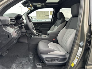 Toyota Tacoma TRD Sport 4WD Double Cabine 2024 d'occasion et propre, moteur hybride turbo, transmission intégrale - Product Image 4