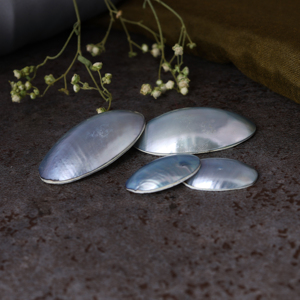 Cabochon de perle Mabe ovale grise, pierre précieuse naturelle à haute brillance pour la fabrication de pendentifs et de bagues - Product Image 2