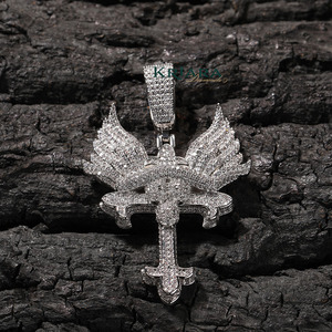 Pendentif Croix avec Ailes en Argent 925 Plaqué Rhodium, Coupe Ronde Brillante, Charme Unisexe de Luxe - Product Image 1