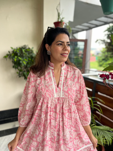 Fabriqué en Inde Maxi décontracté d'été avec ceinture à volants en coton Entièrement doublé Fermeture à crochet et à œil au cou Style pull Mode Femme - Product Image 5