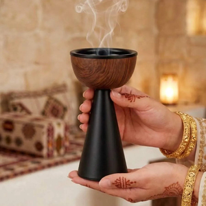 Brûleur d'encens arabe en métal avec un bol en bois et une base conique noire élégante, parfait pour rehausser l'ambiance de la décoration intérieure - Product Image 5