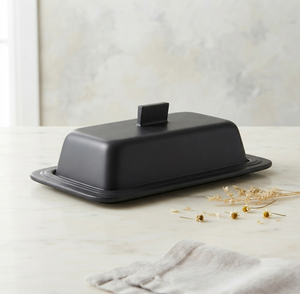 Mantequillera Rectangular Negra Minimalista con Tapa, para Conservar la Frescura, Vajilla de Cocina, Material Plástico PP, Diseño Sólido - Product Image 1