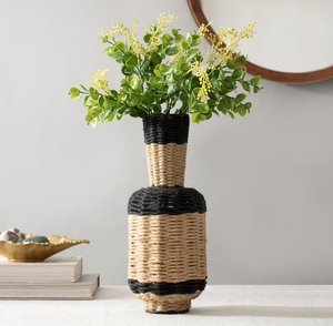 Vase en verre tissé à rayures contrastées noires, qui apporte un caractère côtier chic aux tables, disponible à prix de gros. - Product Image 1