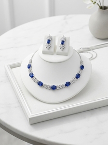 Collection Saphir Eclipse – Ensemble Collier et Boucles d'Oreilles en Or Massif 14K avec Diamants de Laboratoire Taille Brillant Certifiés par un Certificat Tierce Partie – Luxe - Product Image 4