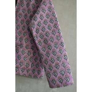 เสื้อแจ็คเก็ตผ้าฝ้ายทำมือพิมพ์ลายดอกไม้แบบสองด้านสำหรับผู้หญิง เสื้อแจ็คเก็ตแบบควิลท์ แฟชั่นที่ยั่งยืน - Product Image 3