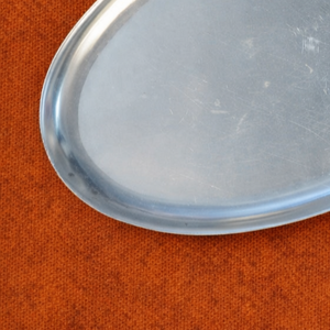 Plateau de service de luxe en métal argenté martelé, forme capsule, pour hôtels, boutiques et articles de toilette, présentoir élégant pour desserts, noix et bijoux - Product Image 3