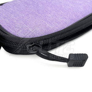 Bolsa de Tenis de PVC de Diseño Moderno, Impermeable y Resistente al Agua, con Costuras Resistentes para un Uso Duradero, Almacenamiento Seguro y Fácil - Product Image 6