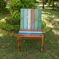 Chaise en bois de bateau récupéré avec dossier, design confortable et démontable pour jardin, parc et usage intérieur/extérieur