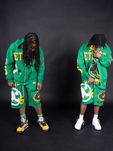 Conjunto de Sudadera con Capucha y Pantalones Cortos para Hombre, Color Verde, con Estampado Personalizado, Estilo Urbano, Cierre Completo, Diseño con Logotipo de Gators, Ropa de Primavera - Product Image 4