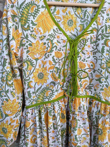 Vestido maxi indio con estampado floral, de algodón y gasa, con bordado y borlas, cuello en V, manga larga, para mujer. - Product Image 5