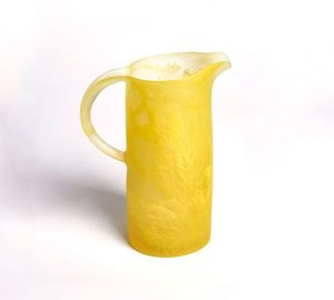 Carafe à eau en résine faite à la main au design classique, texture résineuse, motif tourbillon abricot aquatique, cadeaux de Noël pour la cuisine - Product Image 4