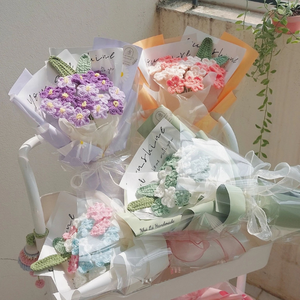 Flores de ganchillo artesanales Belleza atemporal Hechas con amor e hilo - Product Image 3