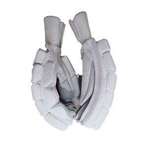 Gants de frappe de cricket fabriqués au Pakistan, en cuir, écologiques, durables, avec protection douce et amortissante, haute qualité, meilleure vente en ligne - Product Image 5