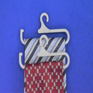 Meilleure vente de cintre écologique de haute qualité fabriqué au Vietnam Mapka Reborn Material 116mm X 56mm Crochet en plastique Accessoires de vêtement - Product Image 1