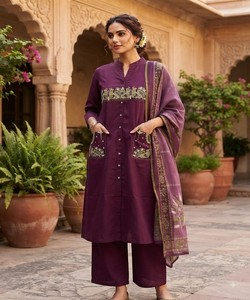 Conjunto de Kurta Morado Bordado para Mujer con Dupatta, Largo hasta el Tobillo, Estilo Casual, Estilo Indio-Pakistaní, Algodón, 86706 EAGLE - Product Image 1