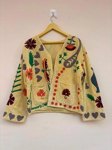 Veste en velours de coton brodée à la main pour femme, style ethnique bohème, coupe régulière, motif floral, col montant, pour l'hiver, vêtement d'extérieur artistique et tendance - Product Image 4