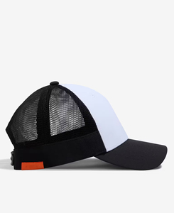 Casquette de baseball ajustable grise personnalisée à 6 panneaux, avec logo R brodé rouge marine sur le panneau avant, unisexe, sportive, respirante, en PU - Product Image 6