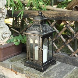 Lanterne à bougie décorative en métal vintage, classique, blanche et revêtue, avec verre transparent, pour l'intérieur et l'extérieur, à suspendre. - Product Image 4