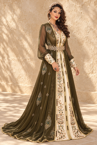 Caftan Maxi Élégant Vert Olive et Ivoire Brodé en Velours Prune avec Manches Transparentes et Dos Drapé pour Femme Musulmane Mishkat Couture - Product Image 5