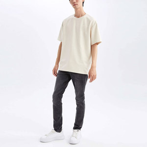 Camiseta Oversize de Algodón Pesado con Hombros Caídos, Estilo Urbano Personalizado, Fabricante Mayorista OEM ODM - Product Image 4