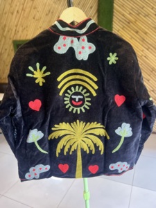 Chaqueta de terciopelo tejida con bordado y forro de algodón para mujer, diseño floral bohemio Suzani, abrigo étnico hecho a mano para invierno/primavera/verano - Product Image 5