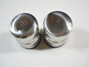 Juego de Salero y pimentero en acero inoxidable con forma redonda y esmalte de plata perfecto para vajilla de cocina elegante - Product Image 6