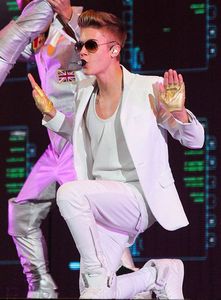 Pantalones de Cuero de Justin Bieber - Product Image 2