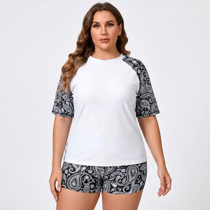 เสื้อว่ายน้ำผู้หญิงสีดำลายพิมพ์ลายเพสลีย์แขนสามส่วนแห้งเร็ว - Product Image 2