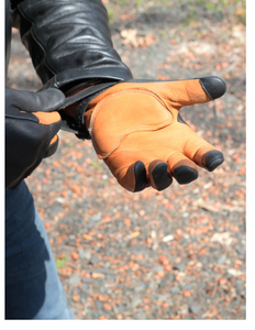 Gants de moto personnalisés |   Évacuation de l'humidité par découpe laser pour une circulation d'air optimale |   Prix d'exportation en gros - Product Image 6