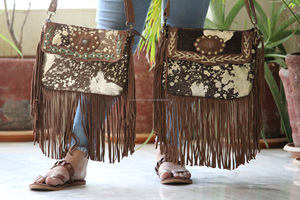 Sac à bandoulière en cuir avec fourrure d'animaux, design élégant, à la mode, besace - Product Image 4