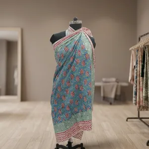 Pañuelo Sarong de Algodón Estampado a Mano con Diseño Floral Azul Agua y Borde Rojo, Ligero, para la Playa, para Mujer - Product Image 4