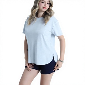 เสื้อยืดโอเวอร์ไซส์สีฟ้าอ่อน คอกลม แขนสั้น ผ้าโพลีเอสเตอร์/คอตตอน สำหรับผู้หญิงไซส์ใหญ่ ยี่ห้อ Ever Glow Plus Size ทรงปกติ น้ำหนัก 340 กรัม - Product Image 4