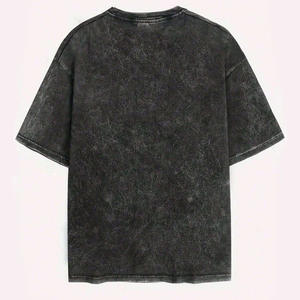 T-shirt unisexe oversize délavé à l'acide, style streetwear, en coton premium personnalisable pour la promotion de votre marque - Product Image 2