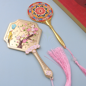 Miroir de Maquillage Portable Vintage Traditionnel Émaillé, Artisanat Métallique en Alliage de Zinc, LOGO Personnalisé, Conception Gratuite - Product Image 3