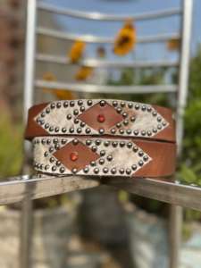 Cinturón de Cuero con Pelo de Vaca y Tachuelas Hecho a Mano Estilo Vintage con Hebilla de Acero Resistente de Primera Calidad - Product Image 2