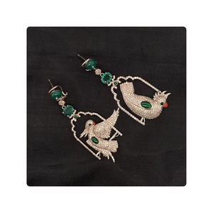 Pendientes de Plata de Ley 925 con Diseño de Pájaro Pavo Real de H.A.IMPEX, con Esmeralda y Diamantes Cultivados en Laboratorio E-F VVS VS CVD, Certificados por IGI - Product Image 2