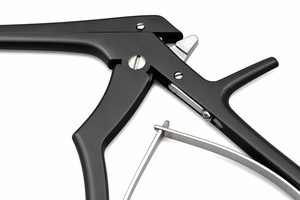 Pinza Kerrison de Acero Inoxidable de 8 Pulgadas con Ángulo Ascendente de 40 Grados y Apertura de 2 mm, Instrumento Quirúrgico Manual con Certificación CE Clase I - Product Image 2