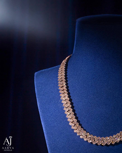 สร้อยคอเงินแท้ 925 ประดับเพชรโมอิสซาไนต์ VVS ทรงกรงเล็บ ดีไซน์แบบ Cuban Link ชุบทองคำสีกุหลาบ สำหรับทั้งชายและหญิง สไตล์ฮิปฮอป ยี่ห้อ AARVA JEWELS - Product Image 5