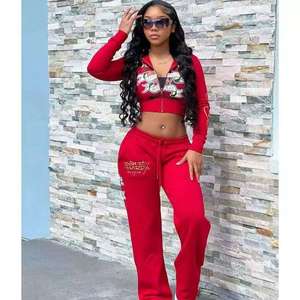 Conjunto Deportivo de Alta Calidad Personalizado para Mujer, Sudadera Corta con Cierre y Pantalones Deportivos Cortavientos para Mujer - Product Image 3