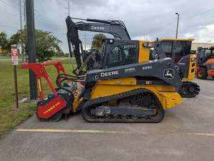 รถตักดินขนาดเล็ก John Deere 333G รุ่นมืออาชีพ พร้อมหัวบดไม้สำหรับงานป่าไม้ ขายพร้อมอุปกรณ์เสริมที่ทนทาน เหมาะสำหรับงานก่อสร้าง - Product Image 5