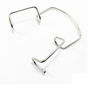 Retractor Bucal Manual de Acero Inoxidable Alemán de 6.5 CM para Labios y Mejillas, Abrebocas Quirúrgico Dental - Product Image 2