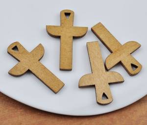 Collier pendentif croix en MDF fait main, accessoire religieux pour événements religieux, cadeaux chrétiens, projets d'artisanat et offres de cadeaux - Product Image 5