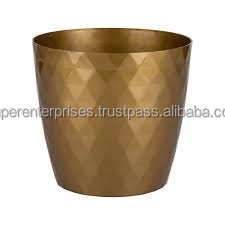 Jardinière en métal finition martelée en laiton antique avec un design classique pour un intérieur de maison élégant forme et taille personnalisées à bas prix - Product Image 5