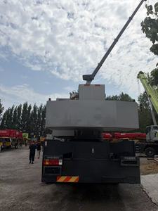 Grue sur camion ZOOMLION ZTC250A5-3 de 25 tonnes d'occasion, année 2023, pour l'installation de béton préfabriqué, grue de construction - Product Image 3