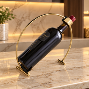 Porte-bouteilles à vin de précision avec capacité pour 4 bouteilles, cadre en métal doré antique pour la présentation sur comptoir de bar ou de restaurant - Product Image 6