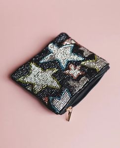 Monedero Clásico Hecho a Mano con Cuentas Bordadas, Hermoso Monedero Artesanal con Cierre para Artículos Esenciales Diarios - Product Image 1