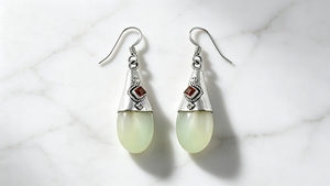 Orecchini pendenti in argento 925 Art Palace con pietra di luna naturale verde lucidata per un look alla moda - Product Image 1