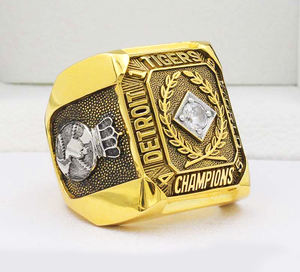 Anillo de Campeonato Personalizado Moderno de Acero Inoxidable |   Anillo Deportivo Personalizado para Equipo - Product Image 2